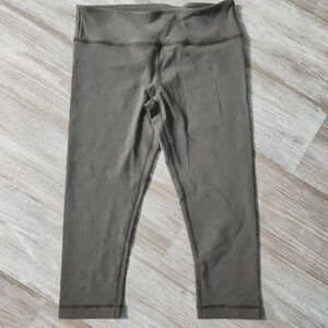 Zumba Solid Army Green Cropped Leggings